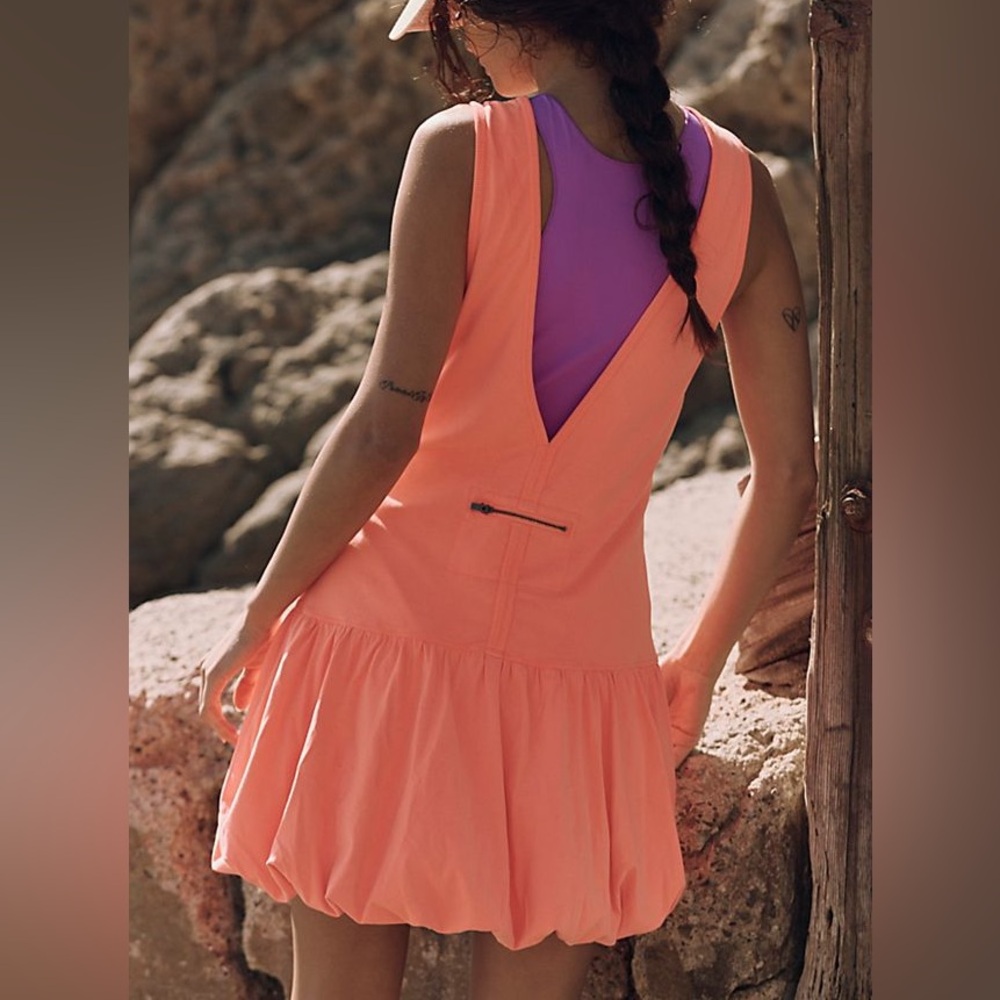 Free People Movement Hot Shot Bubble set in Neon Coral Sz M NWT - Picture 3 of 5